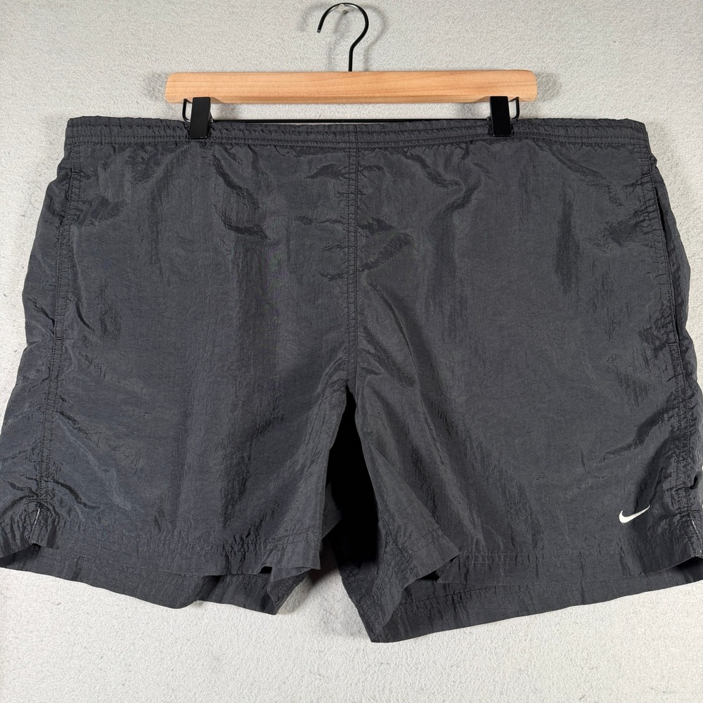 Nike Vintage Black Nylon Windbreaker Shorts Womens Plus Size 42 Waist Swoosh 5in